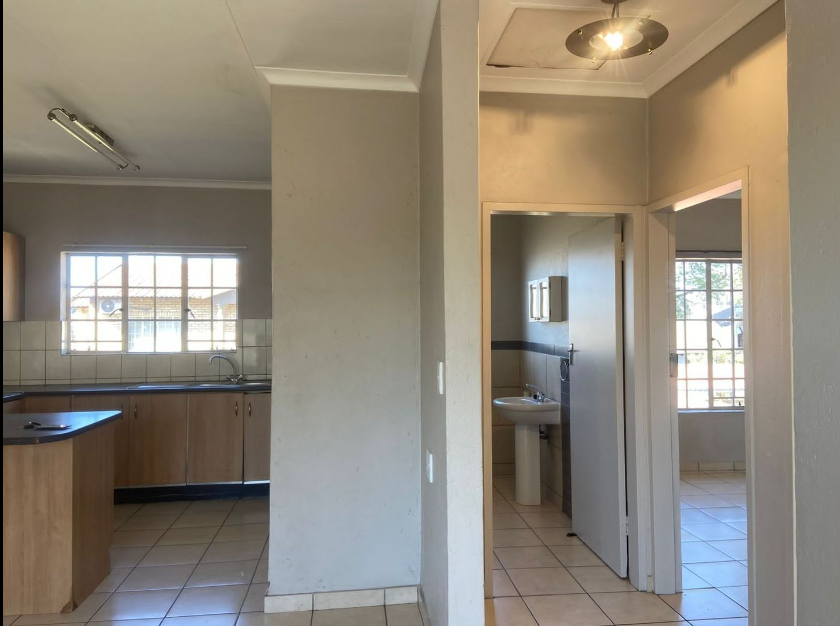 2 Bedroom Property for Sale in Waterval East North West